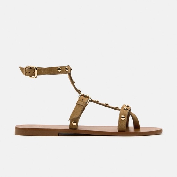 NWT. Zara Sandy Brown Studded Flat Suede Sandals. Size 6,5. - Picture 1 of 10